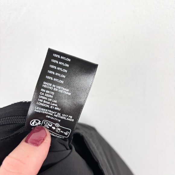 NWT Silence + Noise Hayley Black Nylon Cropped Kick-Flare Pant Sz 0 - Picture 11 of 11